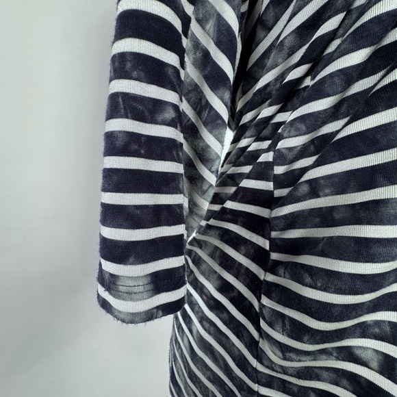 Black & White stripped 3/4 sleeves top bu Coco Y Club - XLG - Picture 5 of 6